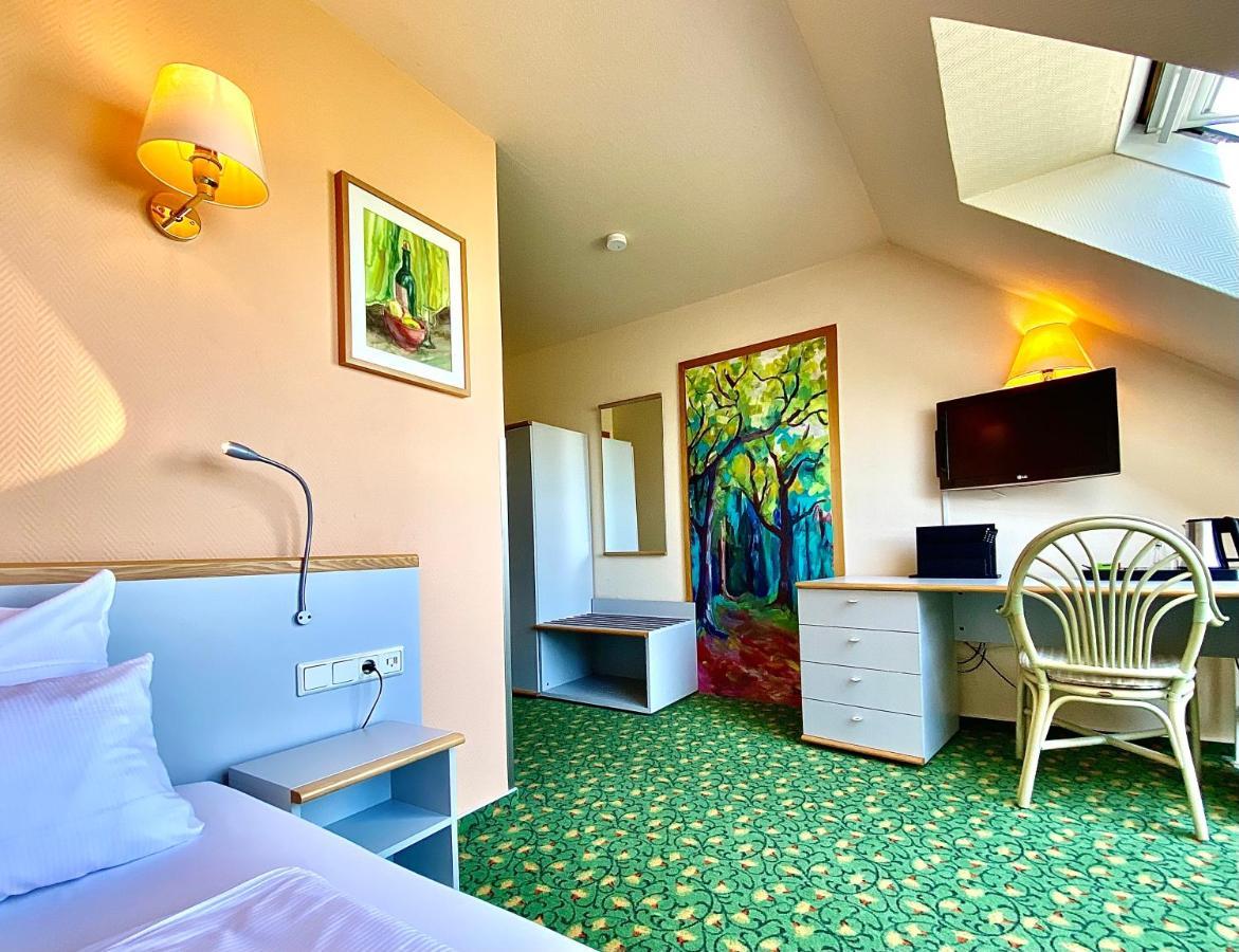 Hotel Am Mueritz-Nationalpark Варен Екстер'єр фото