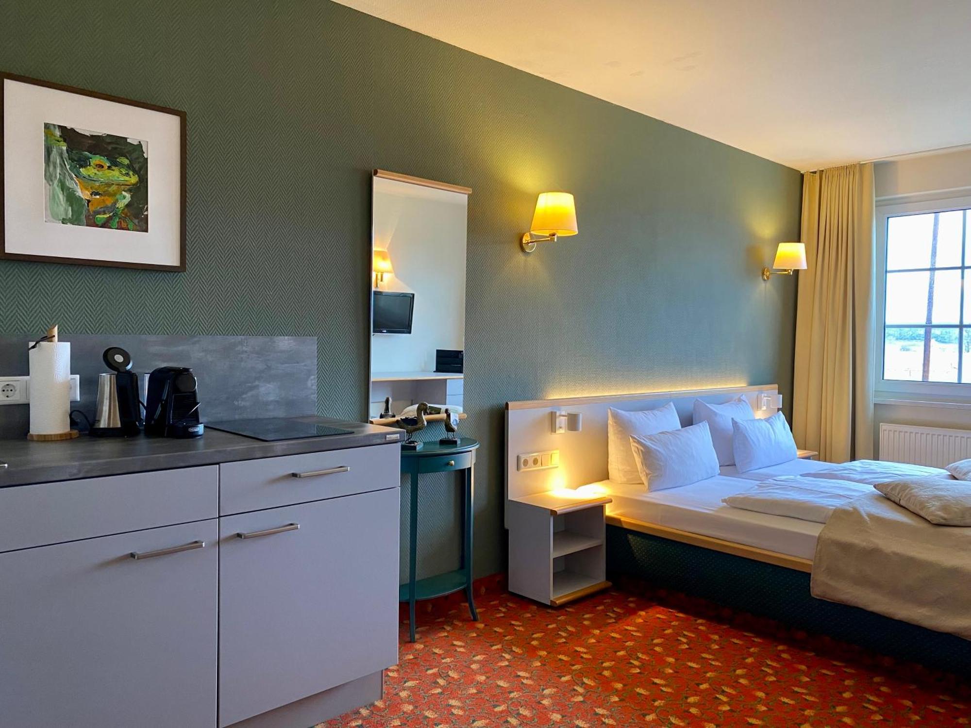 Hotel Am Mueritz-Nationalpark Варен Екстер'єр фото