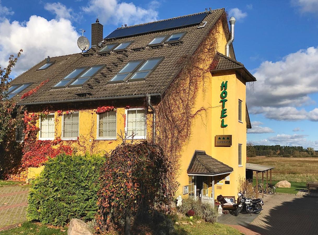 Hotel Am Mueritz-Nationalpark Варен Екстер'єр фото